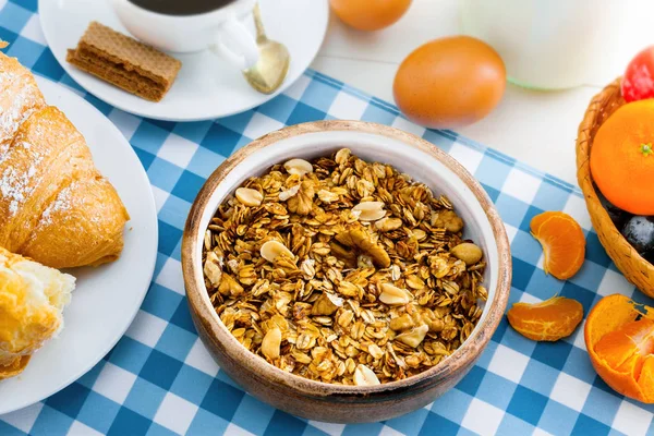 Oatmeal muesli for healthy breakfast — Stock Photo, Image