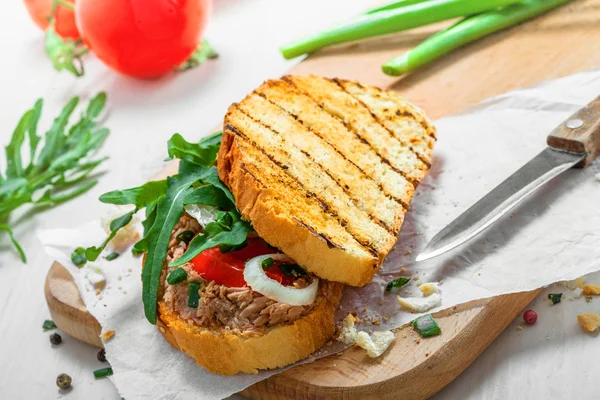 Toast Sandwich Thon Tomate Oignon Roquette Aliments Sains Traditionnels Base — Photo