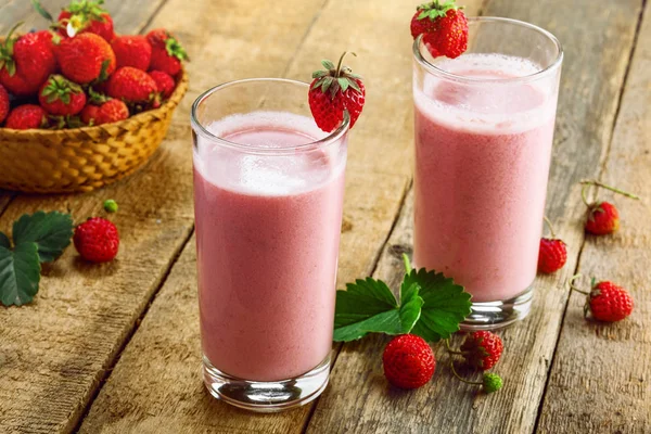 Milkshake Made Fresh Ripe Strawberry Rustic Wooden Table Healthy Fruit — Stock Photo, Image