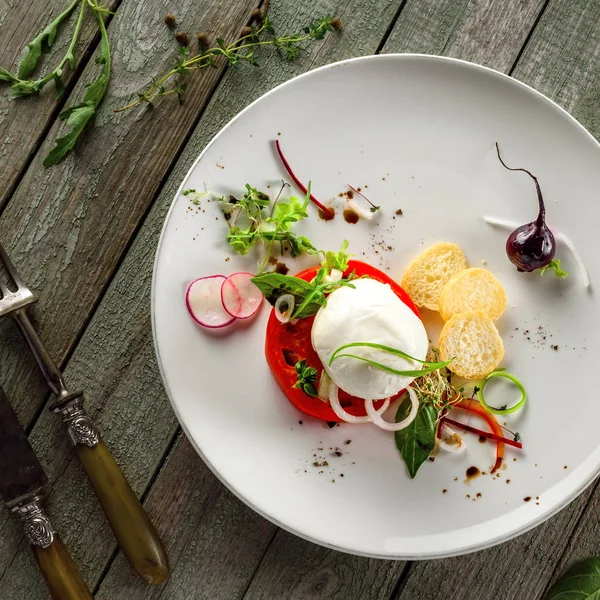 Delicioasă Caprese Italiană Masă Rustică Din Lemn Salată Sănătoasă Din — Fotografie, imagine de stoc