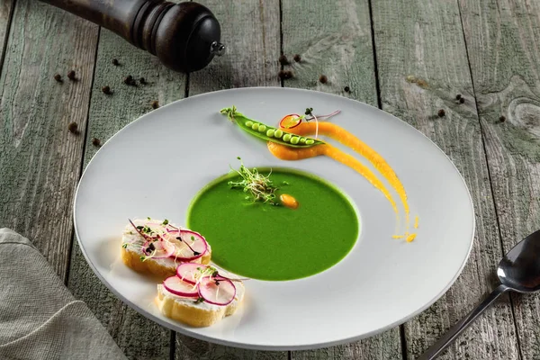 Healthy Pea Cream Soup Rim Soup Plate Delicious European Cuisine — Stock Photo, Image