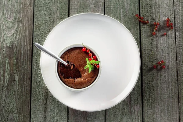 Mousse Ciocolată Gustoasă Masă Rustică Din Lemn Desert Delicios Ciocolată — Fotografie, imagine de stoc