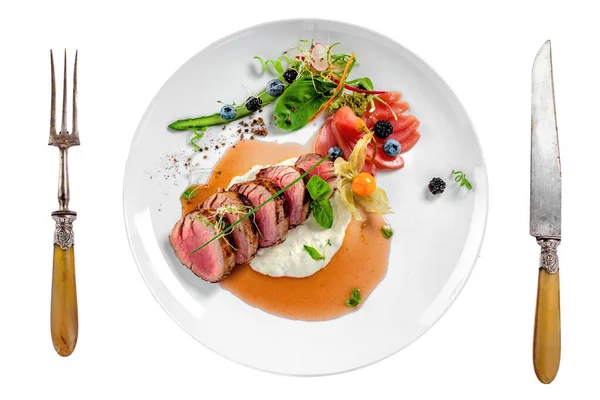 Gourmet Medium Rare Meat Steak Sauce Fresh Salad Healthy Meal — Stock Photo, Image