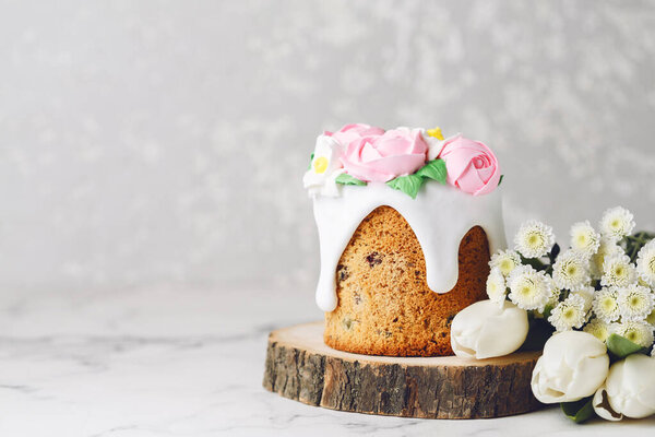 Easter rustic composition with quail eggs in the nest. Holiday background. Copy space