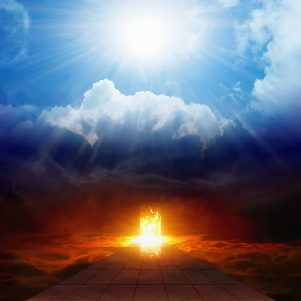 Helles Licht vom Himmel, Weg zur Hölle, Himmel und Hölle — Stockfoto