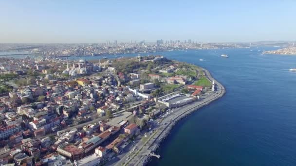 Aan de kust en de Hagia Sophia in Istanbul — Stockvideo