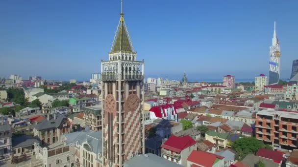 Flygfoto över tornet på torget Piazza i Batumi — Stockvideo