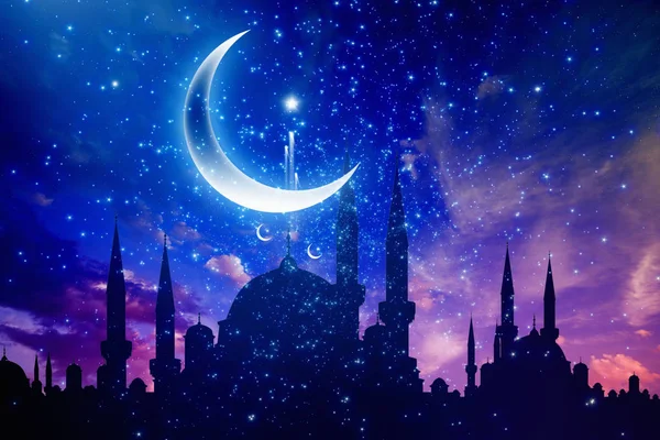 Начало рамадана луна. Полумесяц Рамадан в мечетью. Мечеть Луна. Месяц на мечети.