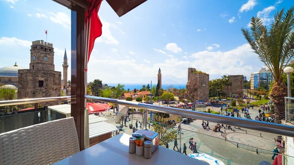 Vista de ângulo largo da cidade velha em Antalya, Turquia — Fotografia de Stock