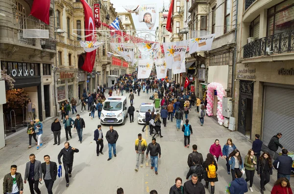 トルコ イスタンブールのイスティクラル通りの空撮 — ストック写真