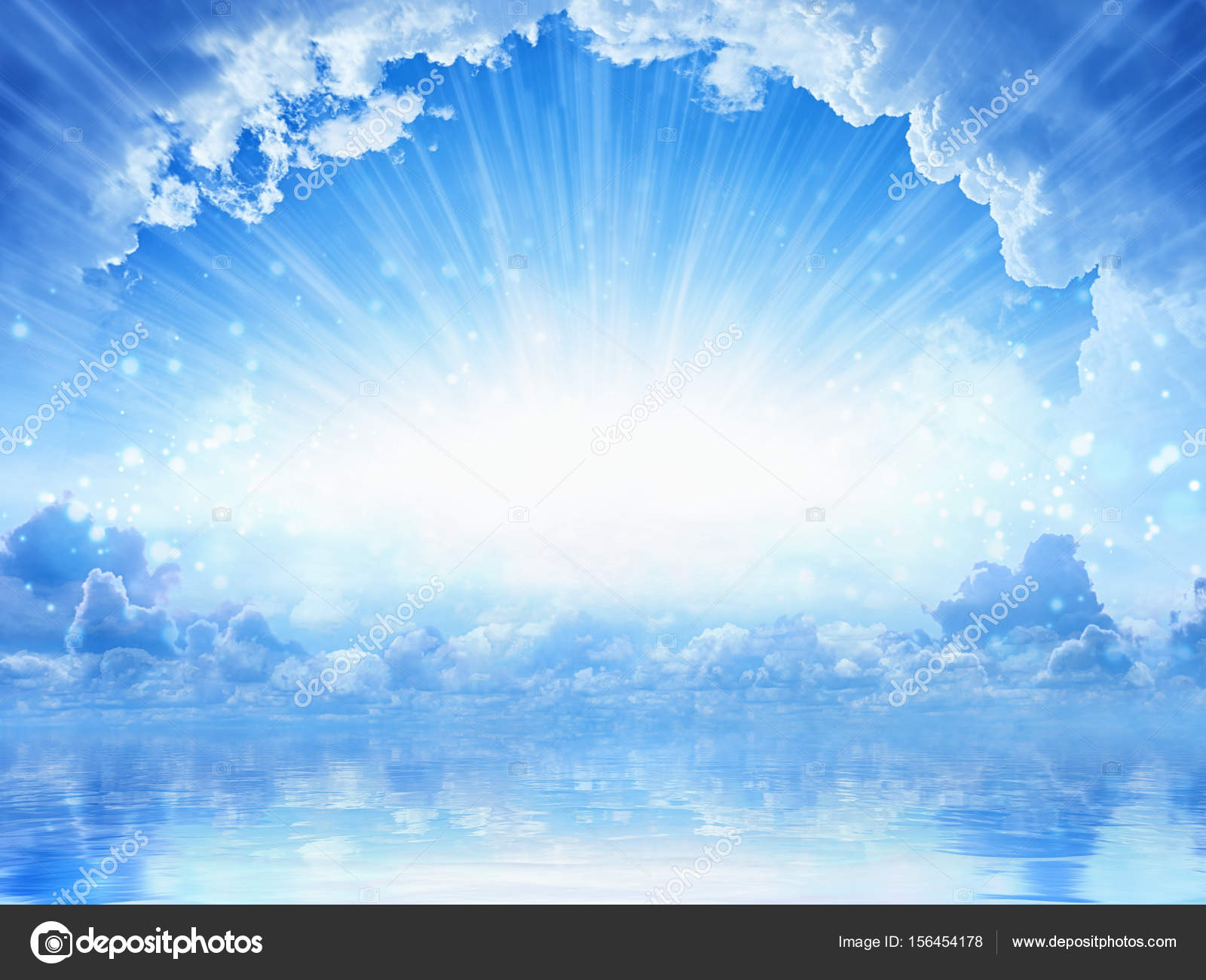 Friedlicher himmlischer Hintergrund - Licht vom Himmel - Stockfotografie:  lizenzfreie Fotos © I_g0rZh 156454178
