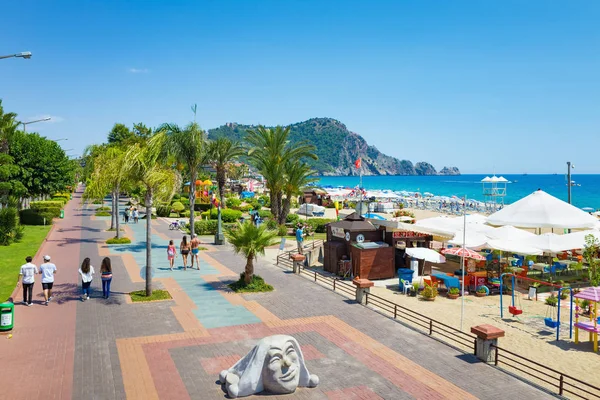 Vista aérea da beira-mar na cidade resort Alanya, Turquia — Fotografia de Stock