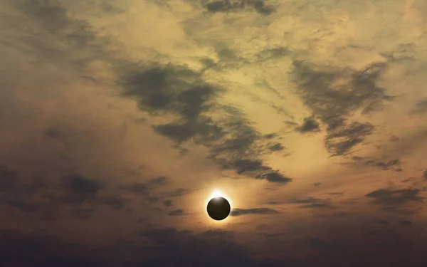 驚くべき科学的背景 - 皆既日食 — ストック写真