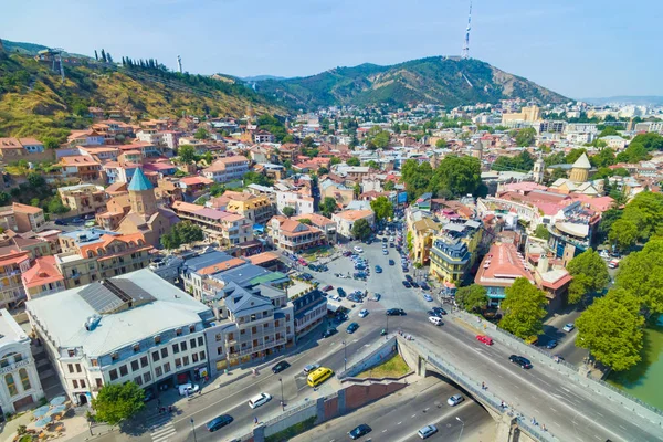 Vista aérea desde el dron del casco antiguo histórico de Tiflis, Georg —  Fotos de Stock