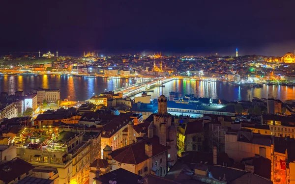 Vue aérienne de nuit d'Istanbul, Turquie — Photo
