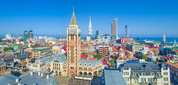 Veduta aerea della torre dell'orologio e Batumi Piazza, Georgia — Foto Stock