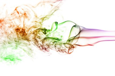 Beyaz arka plan üzerinde izole renkli duman