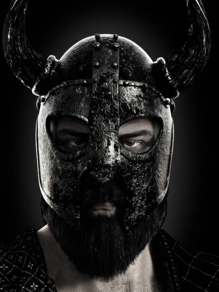 Viking Fechar Usando Capacete Preto Branco Renderização — Fotografia de Stock