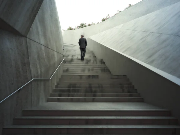 Concepto Ambiciones Con Hombre Negocios Subiendo Escaleras Abstractas Foto Representación —  Fotos de Stock