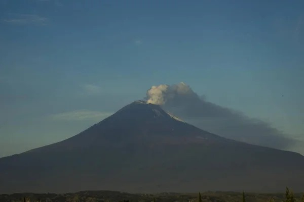 Aktív Popocatepetl vulkán Mexikóban Puebla — Stock Fotó