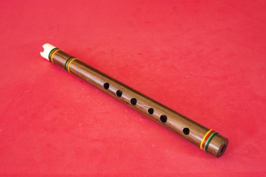 Quena (Quechua quena 'dan) Orta Andes sakinleri tarafından kullanılan geleneksel rüzgar enstrümanı. Peru, lama kemiğinden yapılmıştır.