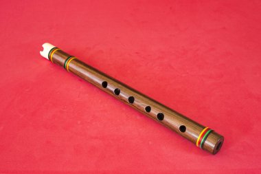 Quena (Quechua quena 'dan) Orta Andes sakinleri tarafından kullanılan geleneksel rüzgar enstrümanı. Peru, lama kemiğinden yapılmıştır.