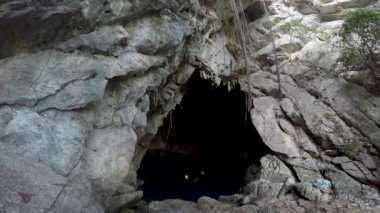 Nehir ve Meksika, San Luis Potos 'taki Tamul şelalesinin kristal mavi suyu.