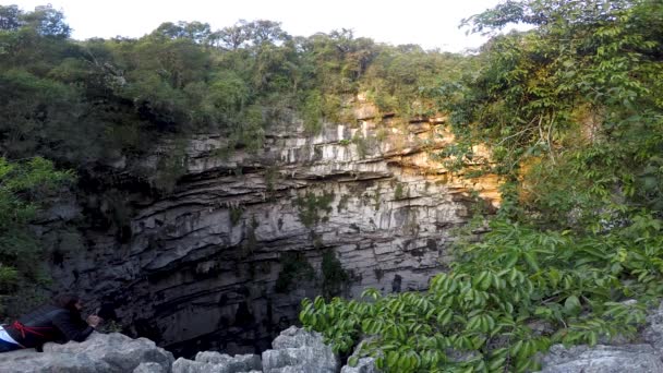 Sótano Las Golondrinas Hirundo Rustica Abismo Natural Ubicado Localidad Aquismn — Vídeos de Stock