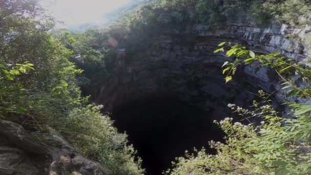 Porão Las Golondrinas Hirundo Rustica Abismo Natural Localizado Cidade Aquismn — Vídeo de Stock