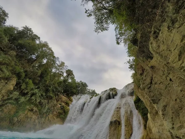 Wunderschöne Kleine Wasserfälle Wasserfall Versteckt Salto Meco San Luis Potosi — Stockfoto