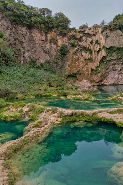 Légi kilátás, hihetetlenül gyönyörű mesés varázslatos táj a vízesés (El Salto-El Meco) san luis potosi Mexikó — Stock Fotó