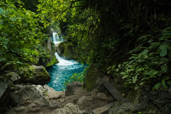 Atardecer Panorámico hermoso bosque profundo cascada en Tamasopo san luis potosi méxico — Foto de Stock