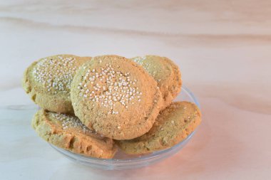 Ahşap tabanlı amaranth kurabiyeleri