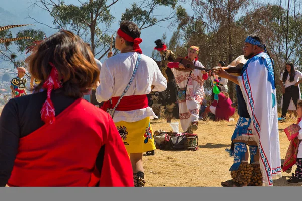 Del Sacromonte Amecameca Лютого 2020 Ацтекські Танцюристи Танцюють Parque Nacional — стокове фото