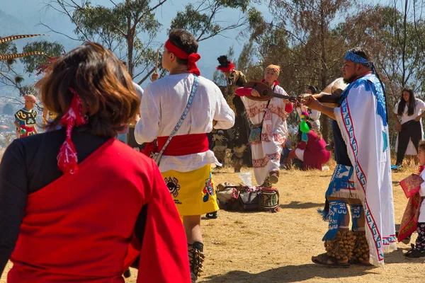 Del Sacromonte Amecameca Февраля 2020 Года Ацтекские Танцоры Танцуют Национальном — стоковое фото