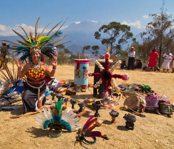 Sacromonte Amecameca February 2020 Aztec Dancers Dancing Parque Nacional Sacromonte — ストック写真