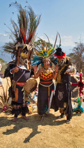 Sacromonte Amecameca Февраля 2020 Года Ацтекские Танцоры Танцуют Parque Nacional — стоковое фото