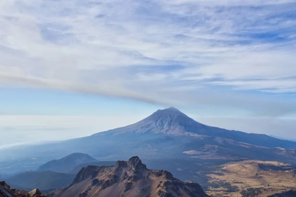 Iztaccihuatl Vulkan Att Uppleva Den Höga Attityden Och Den Aktiva — Stockfoto