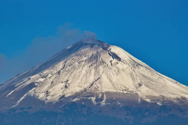 Volcan Popocatepetl Enneigé Avec Ciel Bleu — Photo