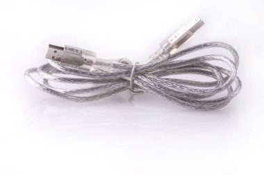  Beyaz arka plan üzerinde CSS izole gümüş tel udlinetel