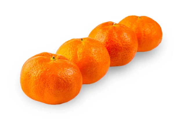 Mandarina madura isolada sobre fundo branco — Fotografia de Stock