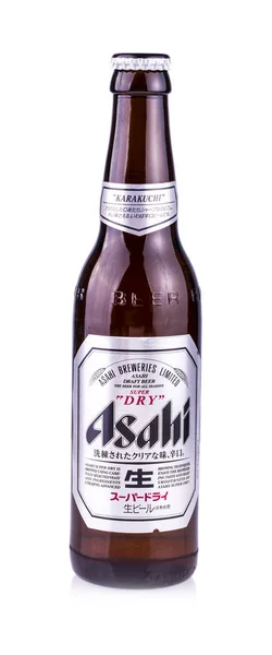 Bira şişesiyle Asahi süper — Stok fotoğraf