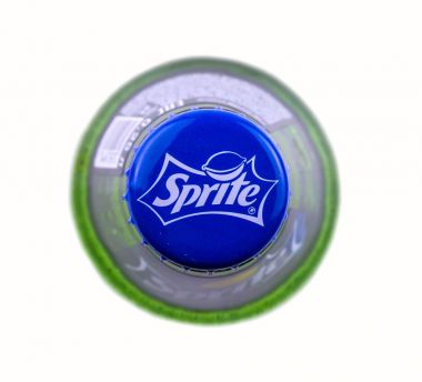 Beyaz arka plan üzerinde izole sprite cam şişe. 