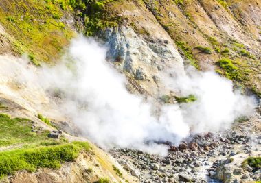 Kamçatka'Mutnovsky yanardağ üzerinde Geysers