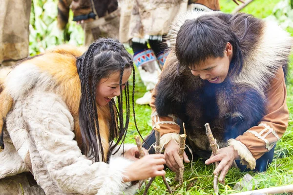 Aborigine Kamcsatka tánc a "Alhalalay ünnep". — Stock Fotó