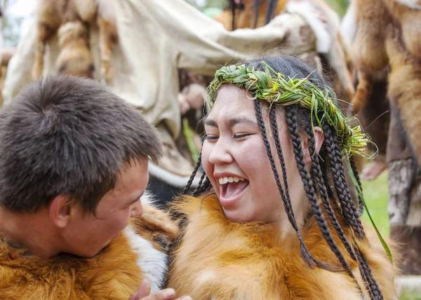 Aborígene de Kamchatka dançando na festa "Alhalalay ". — Fotografia de Stock