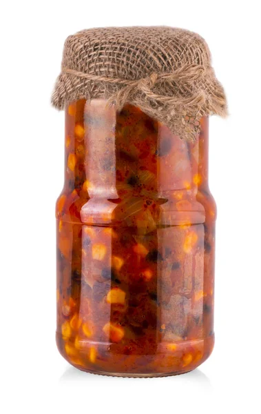 Glazen pot van bewaarde bonen met maïs op witte achtergrond. — Stockfoto