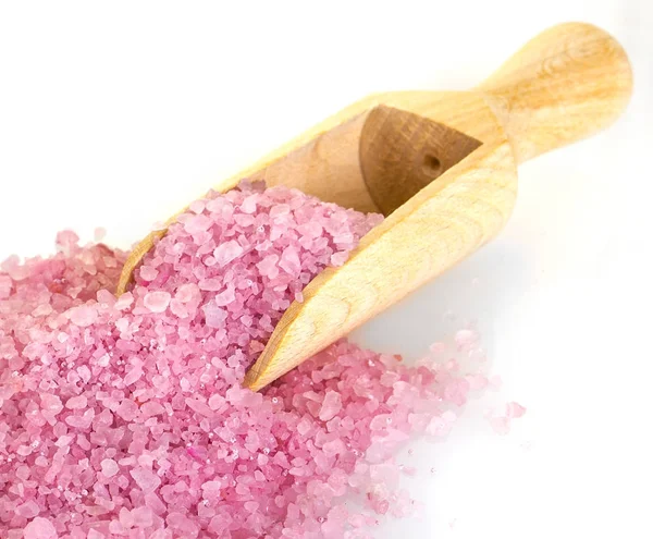 pembe banyo tuzları ve ahşap Kepçe