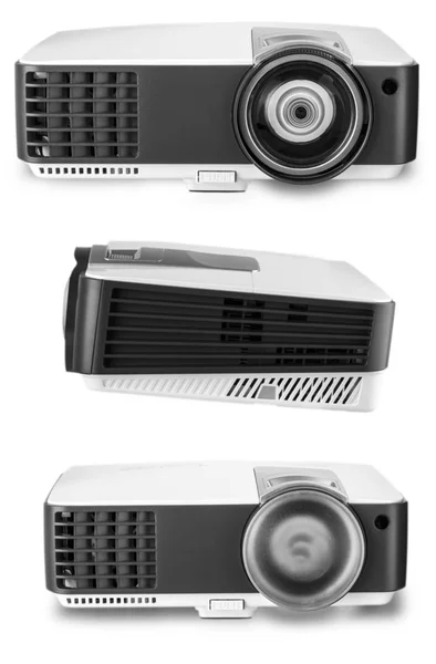 Witte multimediaprojector geïsoleerd op wit. — Stockfoto