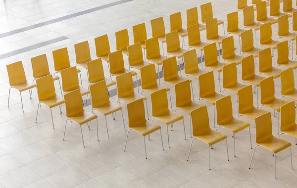 Stuhlreihen - Hintergrund der Besprechung. Blick von oben — Stockfoto